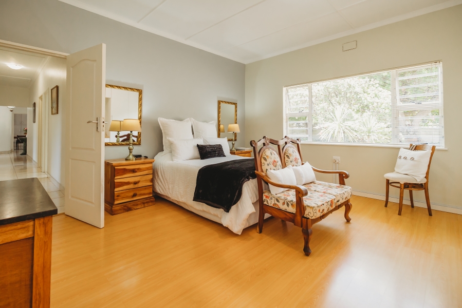 5 Bedroom Property for Sale in Heather Park Western Cape